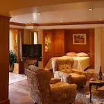 Restaurant Les Pins Logis Hotel