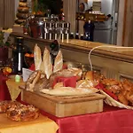 Restaurant Les Pins Logis Hotel