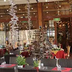 Restaurant Les Pins Logis Hotel 2*