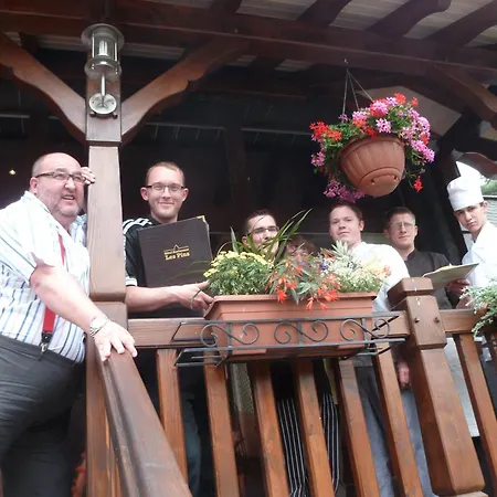 Restaurant Les Pins Logis アグノー