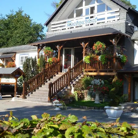 ホテル Restaurant Les Pins Logis アグノー