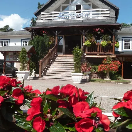 ホテル Restaurant Les Pins Logis