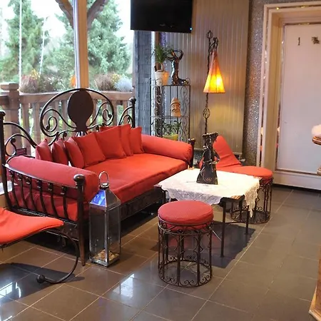Restaurant Les Pins Logis ホテル