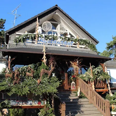 ホテル Restaurant Les Pins Logis アグノー