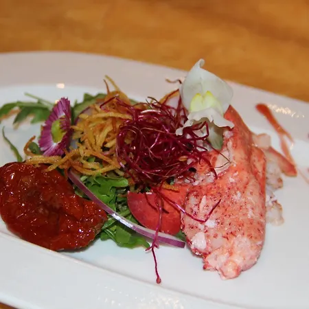 Restaurant Les Pins Logis ホテル 2*