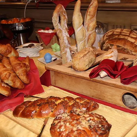 Restaurant Les Pins Logis アグノー