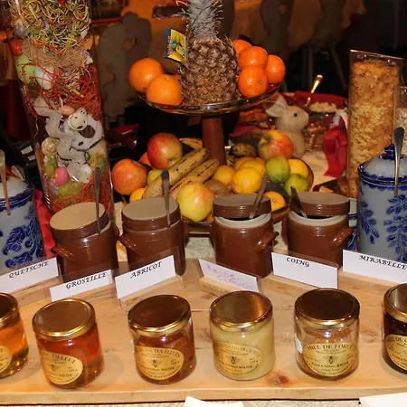Restaurant Les Pins Logis ホテル アグノー