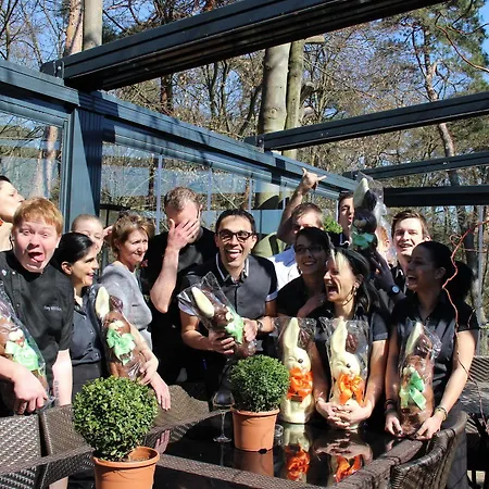 Hotel Restaurant Les Pins Logis 2*