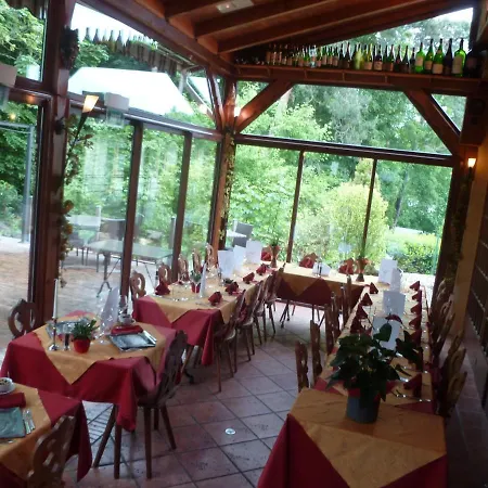 Restaurant Les Pins Logis アグノー
