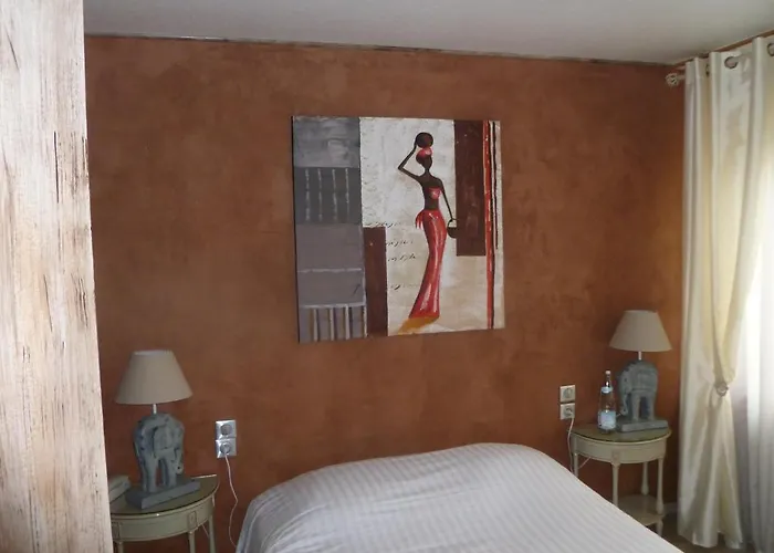 Restaurant Les Pins Logis Hotel 2*