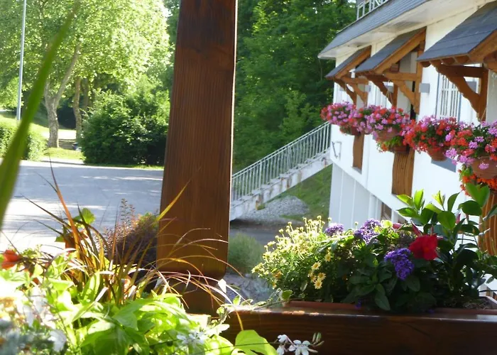 Restaurant Les Pins Logis Hotel