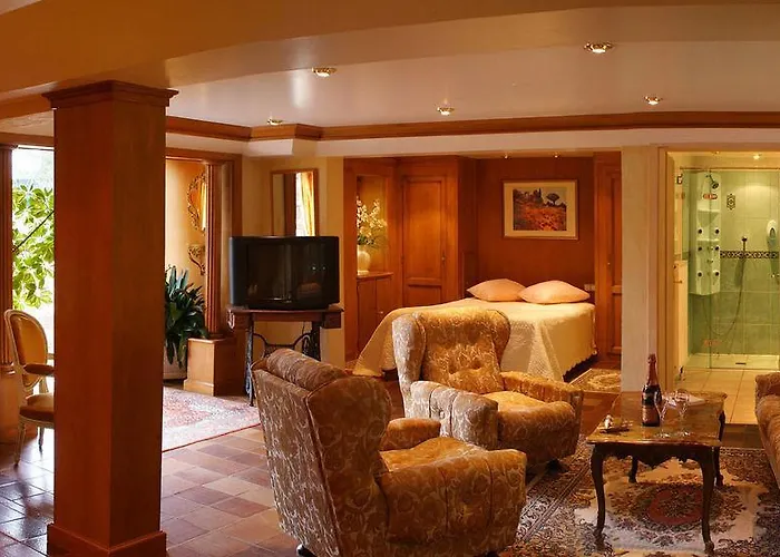 Restaurant Les Pins Logis Hotel