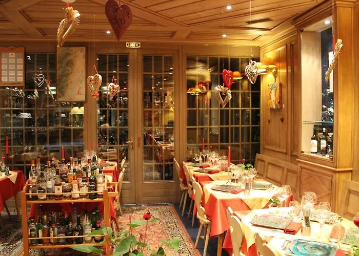 Restaurant Les Pins Logis Hotel